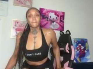 iambaldheadbrittany webcam