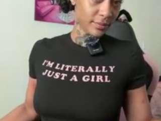 Live webcam model iambaldheadbrittany on Soda Cams