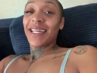 iambaldheadbrittany webcam