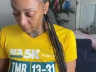 Live webcam model iambaldheadbrittany on Soda Cams