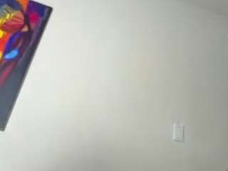 Live webcam model iambaldheadbrittany on Soda Cams