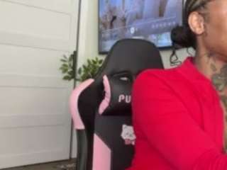 iambaldheadbrittany webcam