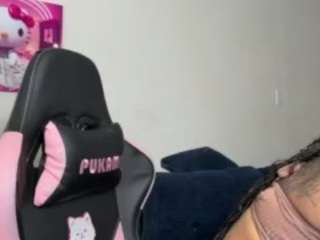 Live webcam model iambaldheadbrittany on Soda Cams