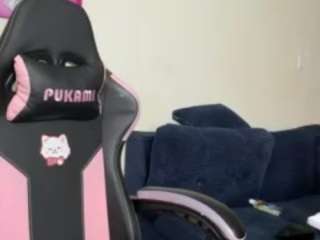 iambaldheadbrittany webcam