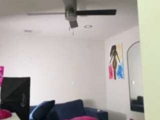 iambaldheadbrittany webcam