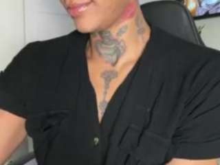 iambaldheadbrittany webcam