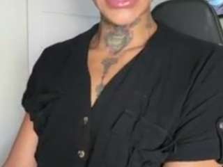 iambaldheadbrittany webcam