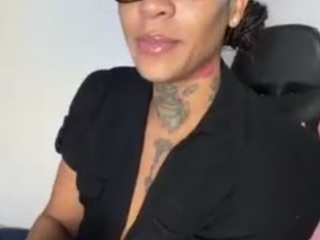 iambaldheadbrittany webcam