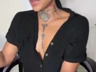 iambaldheadbrittany webcam