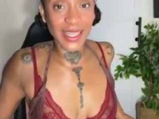 iambaldheadbrittany webcam