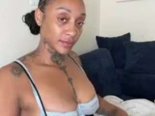 iambaldheadbrittany webcam