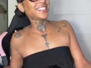 iambaldheadbrittany webcam