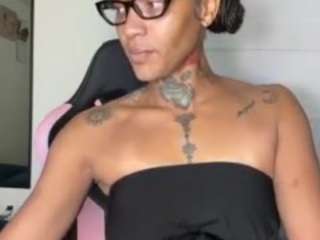 iambaldheadbrittany webcam