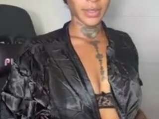 iambaldheadbrittany webcam