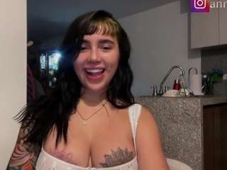 annie-snow