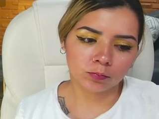 catta-james Live Webcam on CamSoda