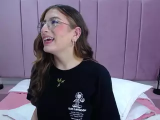 karlyrios's Live Sex Cam Show