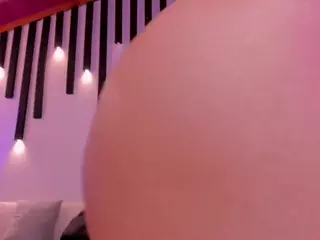 Sophie Barnet's Live Sex Cam Show