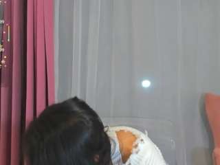 sarabecker's CamSoda show and profile