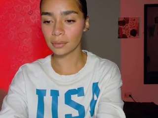 cassandraandrews Live Webcam on CamSoda