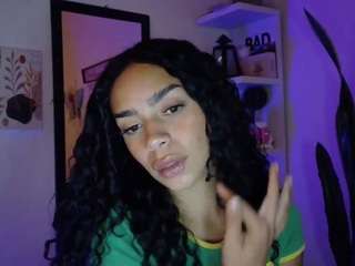 cassandraandrews live cam profile