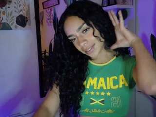 Live webcam model cassandraandrews on Soda Cams