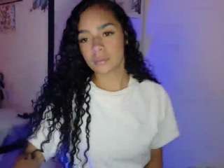 cassandraandrews Live Webcam on CamSoda