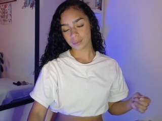 cassandraandrews's live room