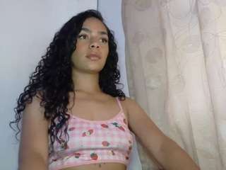 CassandraAndrews live webcam show