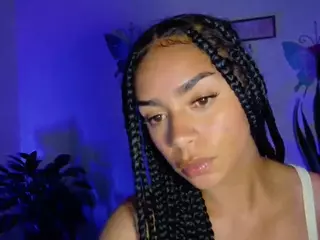 CassandraAndrews's Live Sex Cam Show