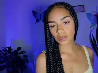 CassandraAndrews's Live Sex Cam Show