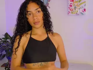 CassandraAndrews's Live Sex Cam Show
