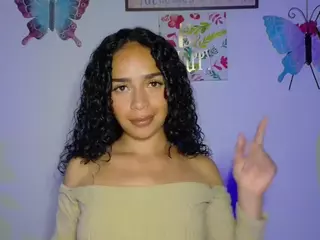 CassandraAndrews's Live Sex Cam Show