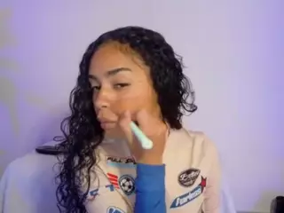CassandraAndrews's Live Sex Cam Show