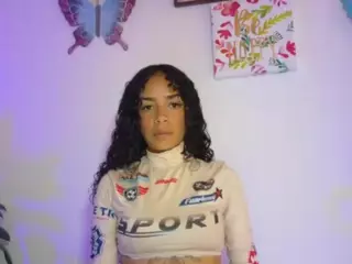 CassandraAndrews's Live Sex Cam Show