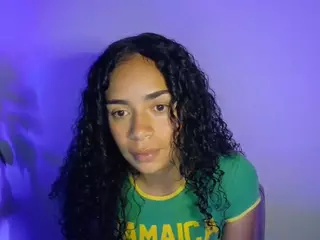 CassandraAndrews's Live Sex Cam Show