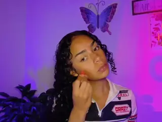 CassandraAndrews's Live Sex Cam Show