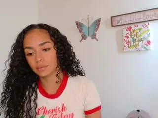 CassandraAndrews's Live Sex Cam Show