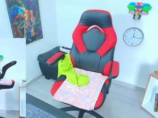 ambar-rose1's CamSoda show and profile