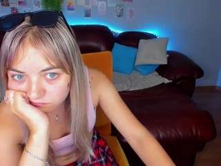 lucydover Blonde Solo Squirt camsoda