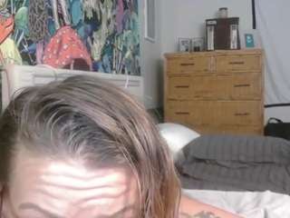 Live webcam model neuroticnuisance on Soda Cams