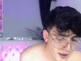 sweet-jeremy's Live Sex Cam Show