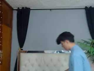 sweet-jeremy's Live Sex Cam Show