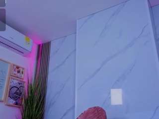 Live webcam model chlooee on Soda Cams