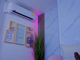 Live webcam model chlooee on Soda Cams