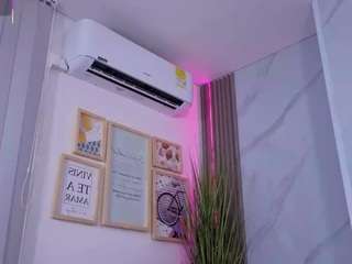 Live webcam model chlooee on Soda Cams