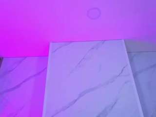 Questo modello è in diretta ora. chlooee