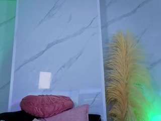 chlooee live webcam show