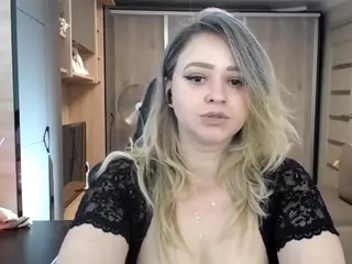 Claire95's Live Sex Cam Show