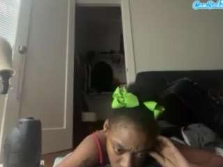 DelightfulDark live cam preview